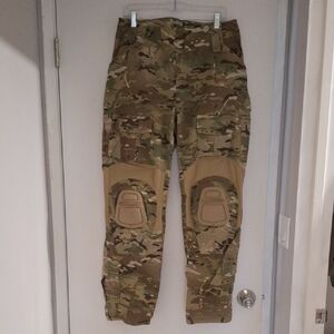 Crye Precision Gen 2 Combat Pants, Multicam, Size 32R (Knee Pads Included)